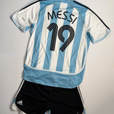 Argentinien 2006 Heimtrikot + Hose – Messi #19 – Größe L – Set