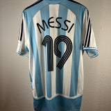 Argentinien 2006 Heimtrikot + Hose – Messi #19 – Größe L – Set