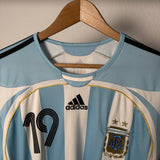 Argentinien 2006 Heimtrikot – Lionel Messi #19 – Adidas (XL)
