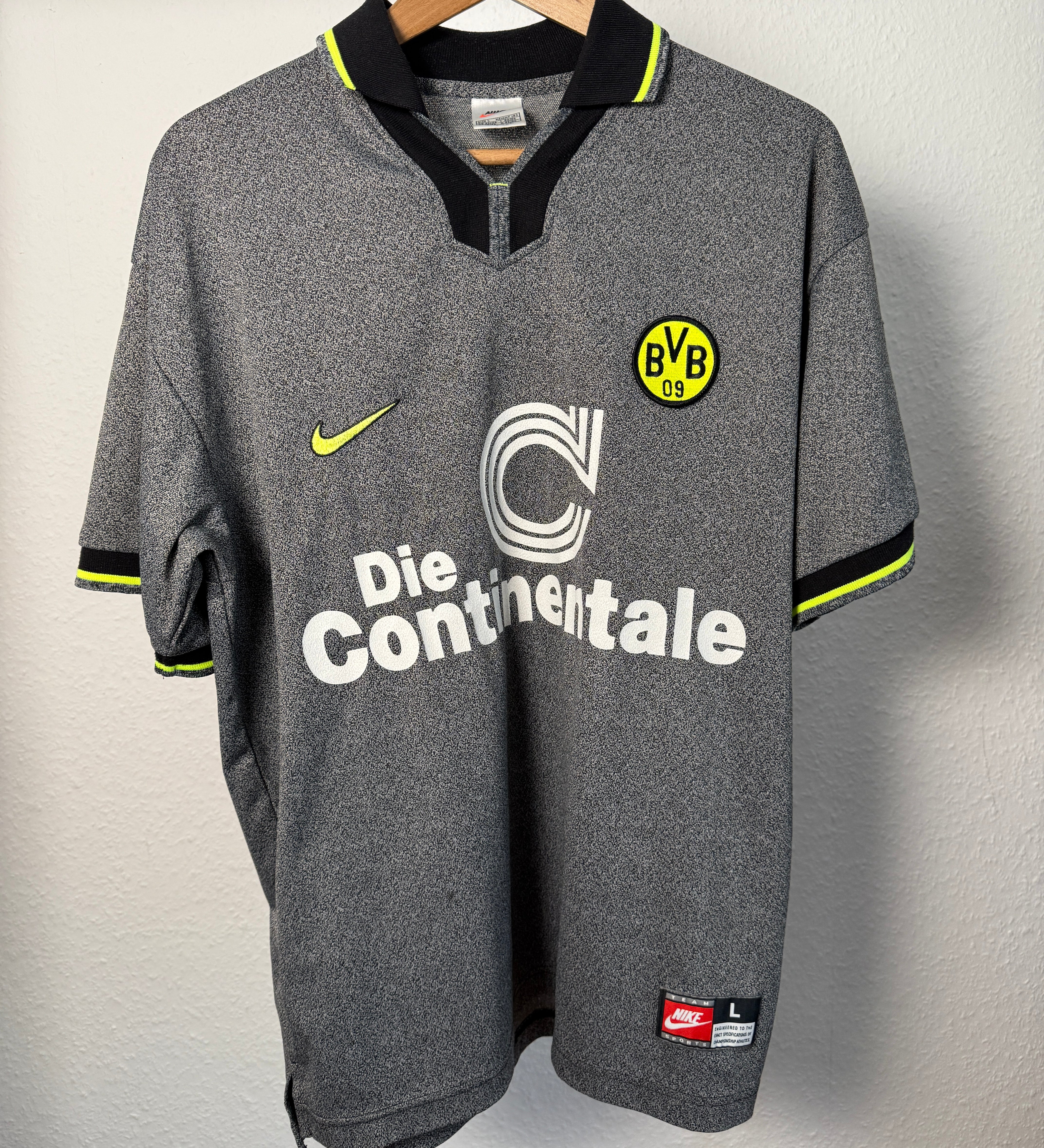 Borussia Dortmund Vintage Trikot – Die Continentale – Foto 1