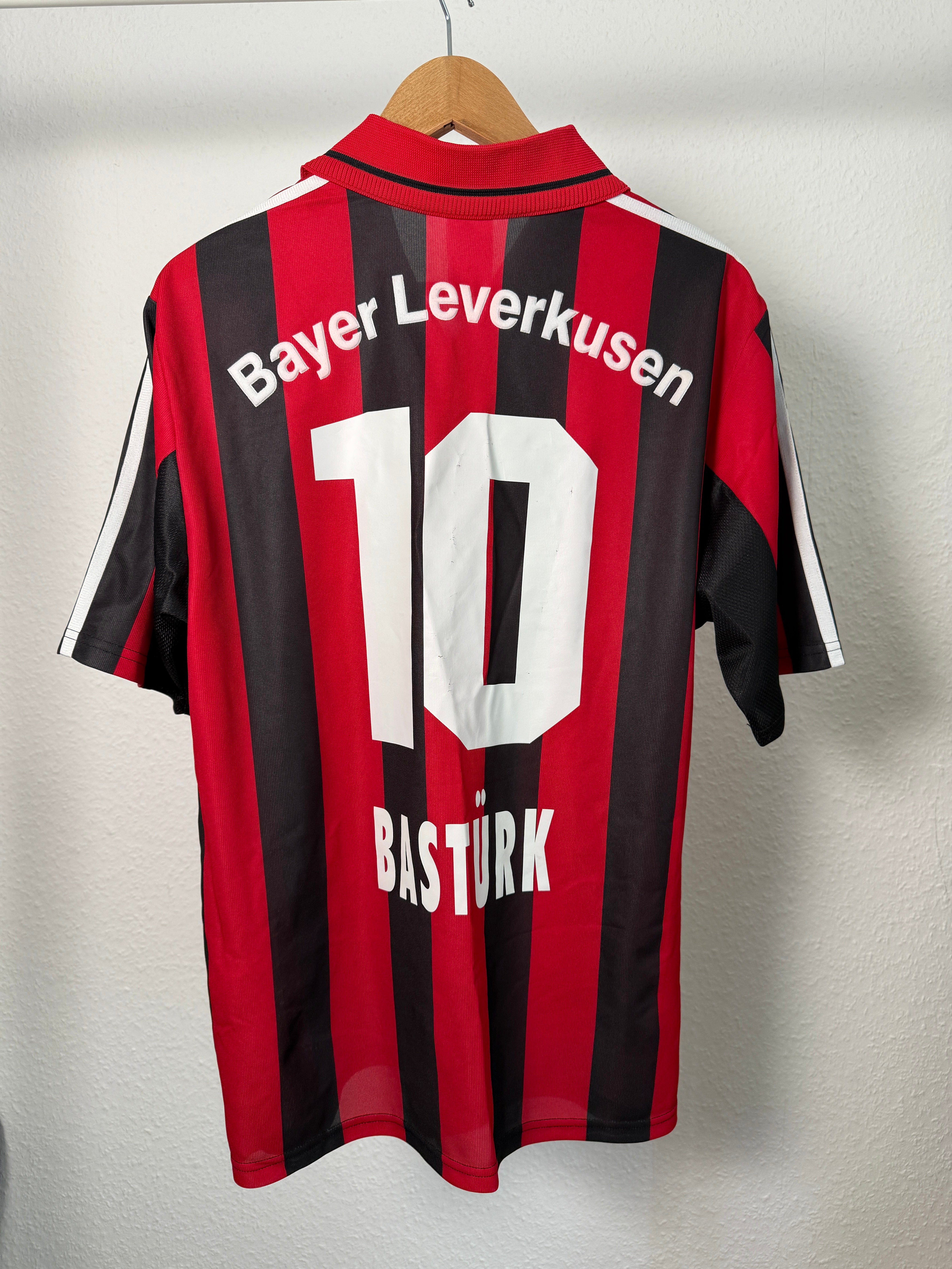 Bayer 04 Leverkusen Heimtrikot – Bastürk #10 – Foto 6
