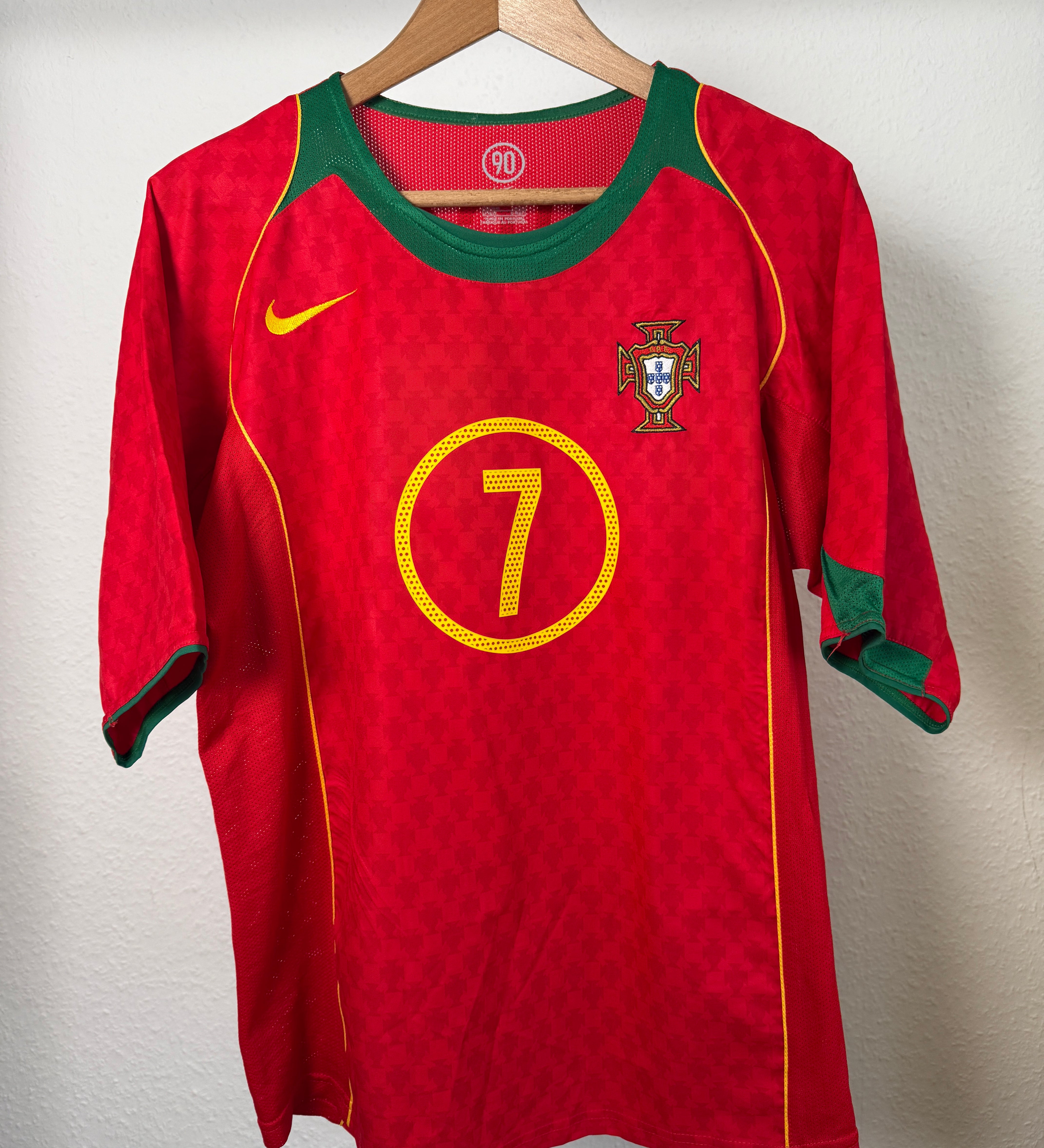 Portugal 2004 Heimtrikot – Figo #7 – Foto 1