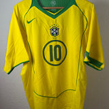 Brasilien 2004 Heimtrikot – Ronaldinho #10 (L)