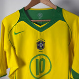Brasilien 2004 Heimtrikot – Ronaldinho #10 – Nike (L)