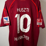Hannover 96 2013/14 Heimtrikot – Huszti #10 – XL – Bundesliga-Patch