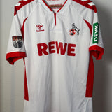 1. FC Köln Sondertrikot – Lukas Podolski Abschiedsspiel 2024 (XL fällt kleiner aus)