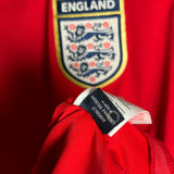 ⚪🔴 England 2006–08 Auswärtstrikot – David Beckham #7 – Umbro (M)