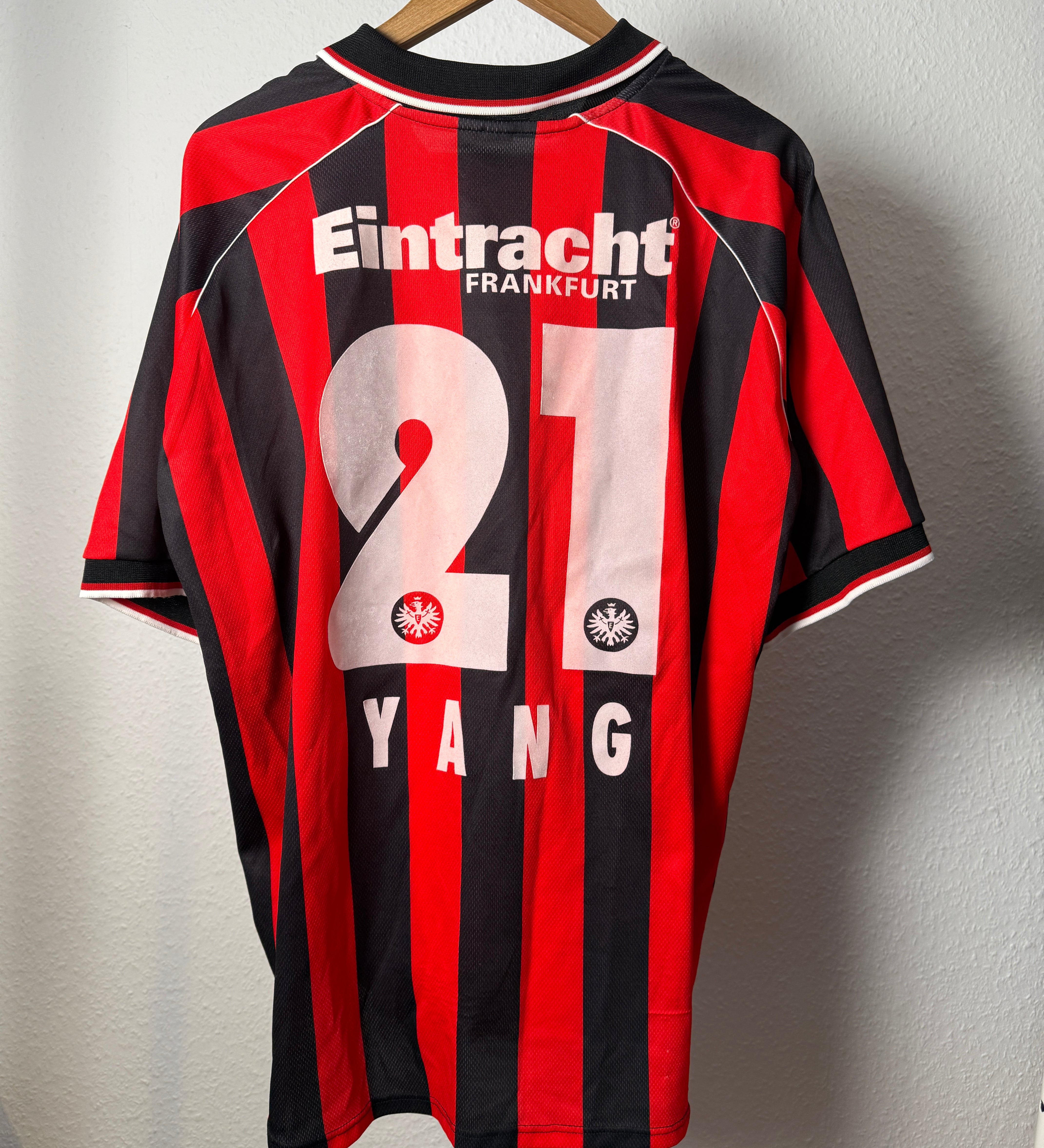 Eintracht Frankfurt 2001/02 Yang #21 – Foto 1