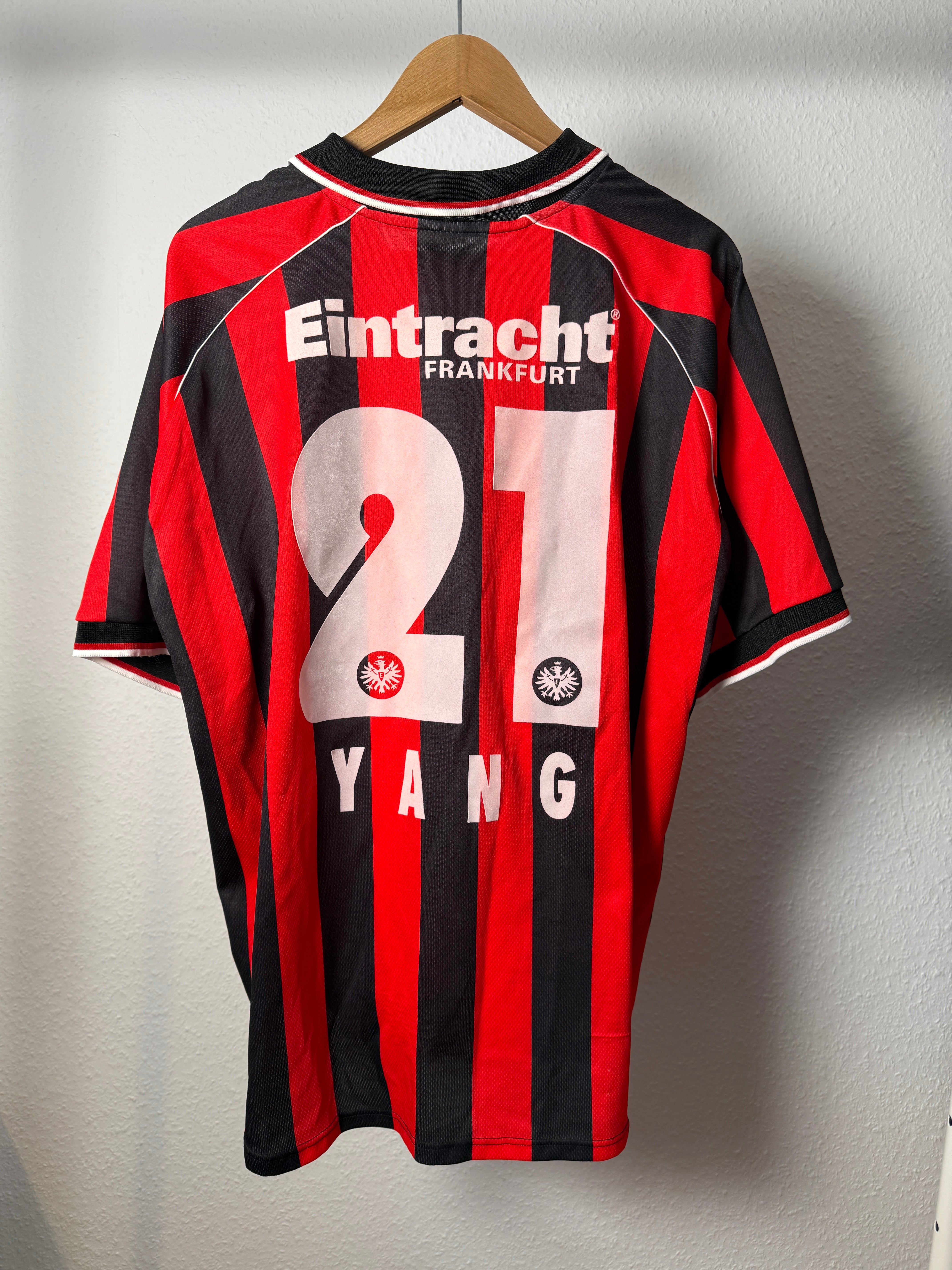 Eintracht Frankfurt 2001/02 Yang #21 – Foto 1