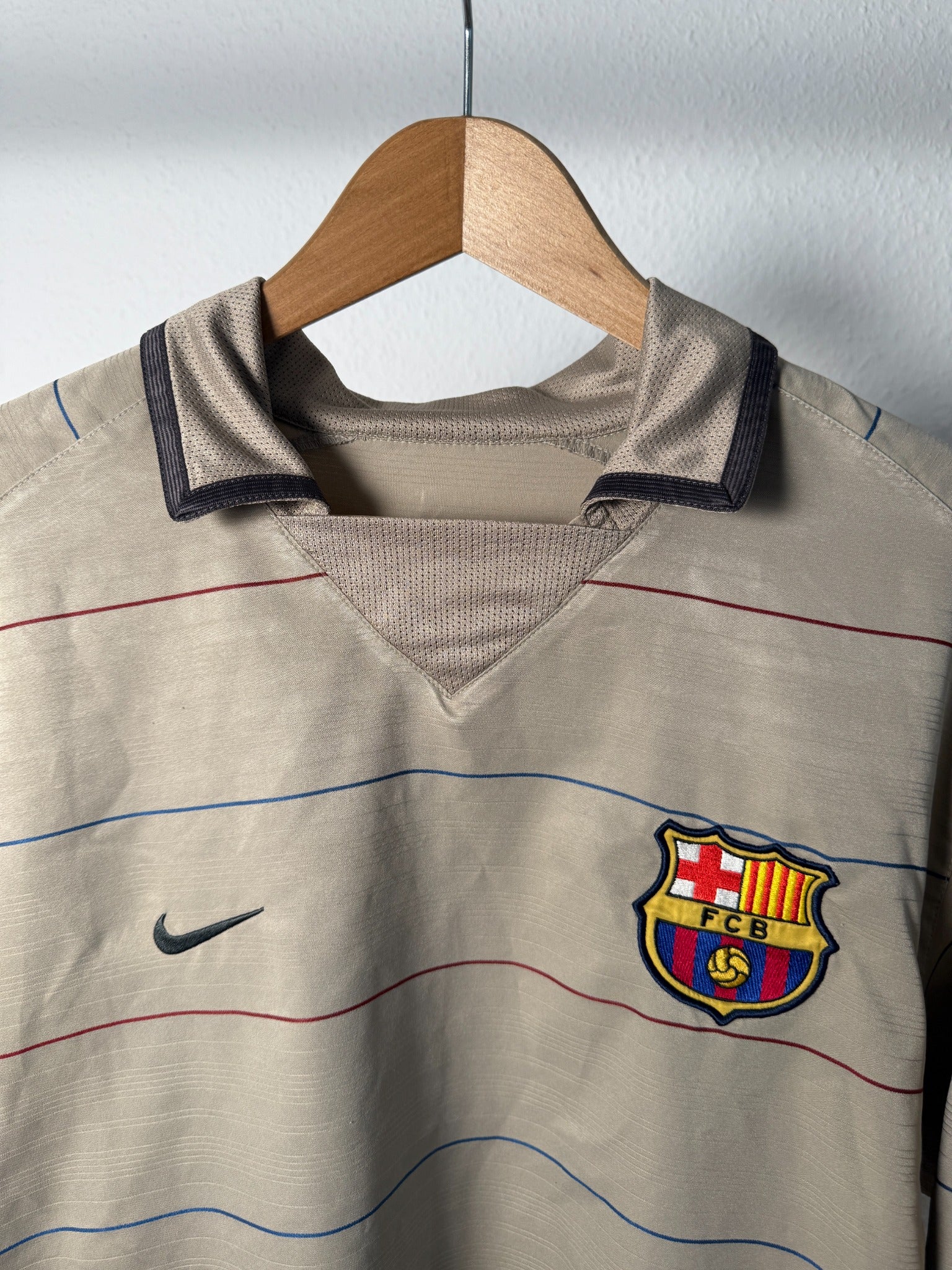 FC Barcelona 2004/05 Third Trikot Detail Vorderseite