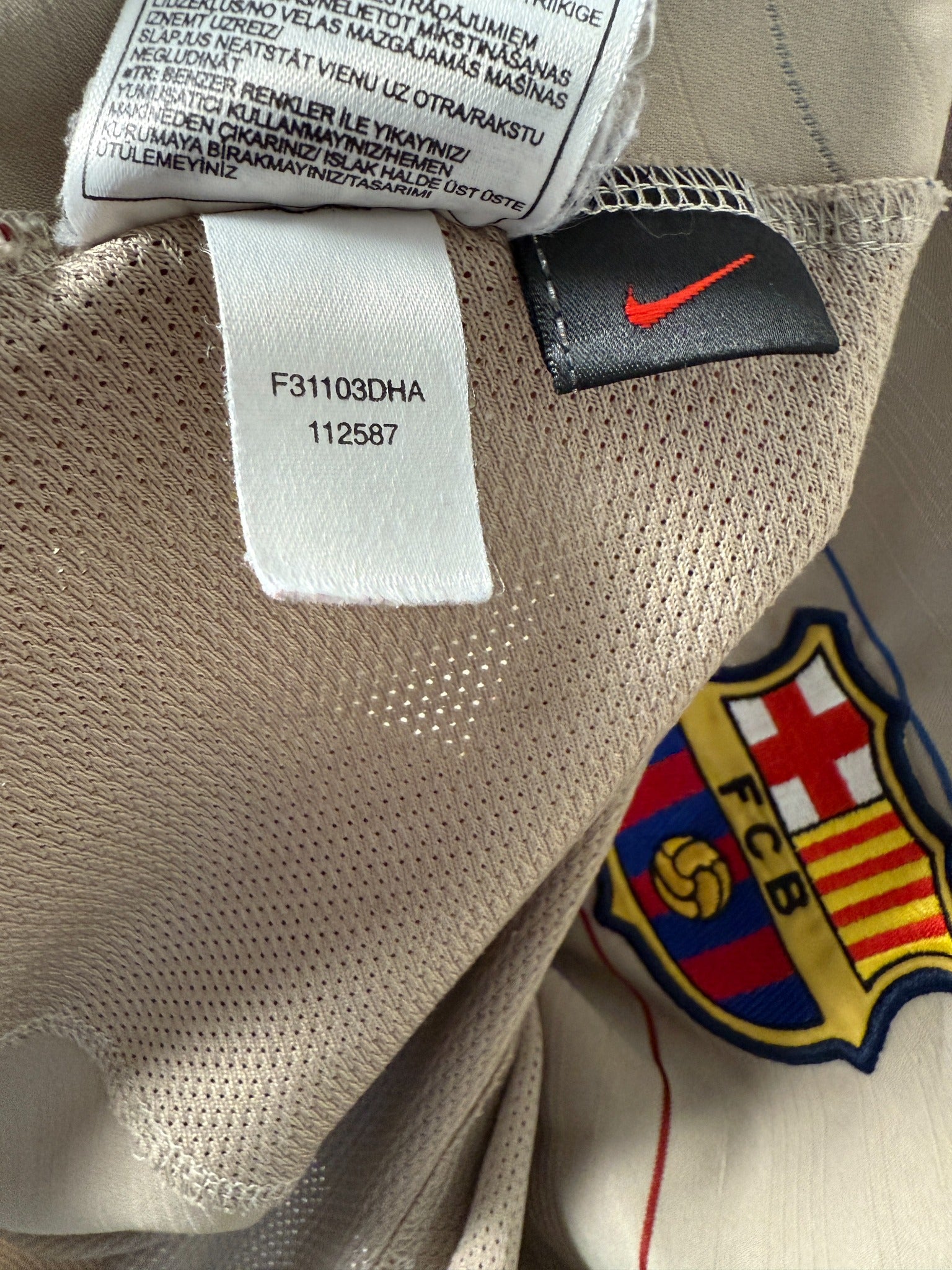 FC Barcelona 2004/05 Third Trikot Produktcode F31103DHA