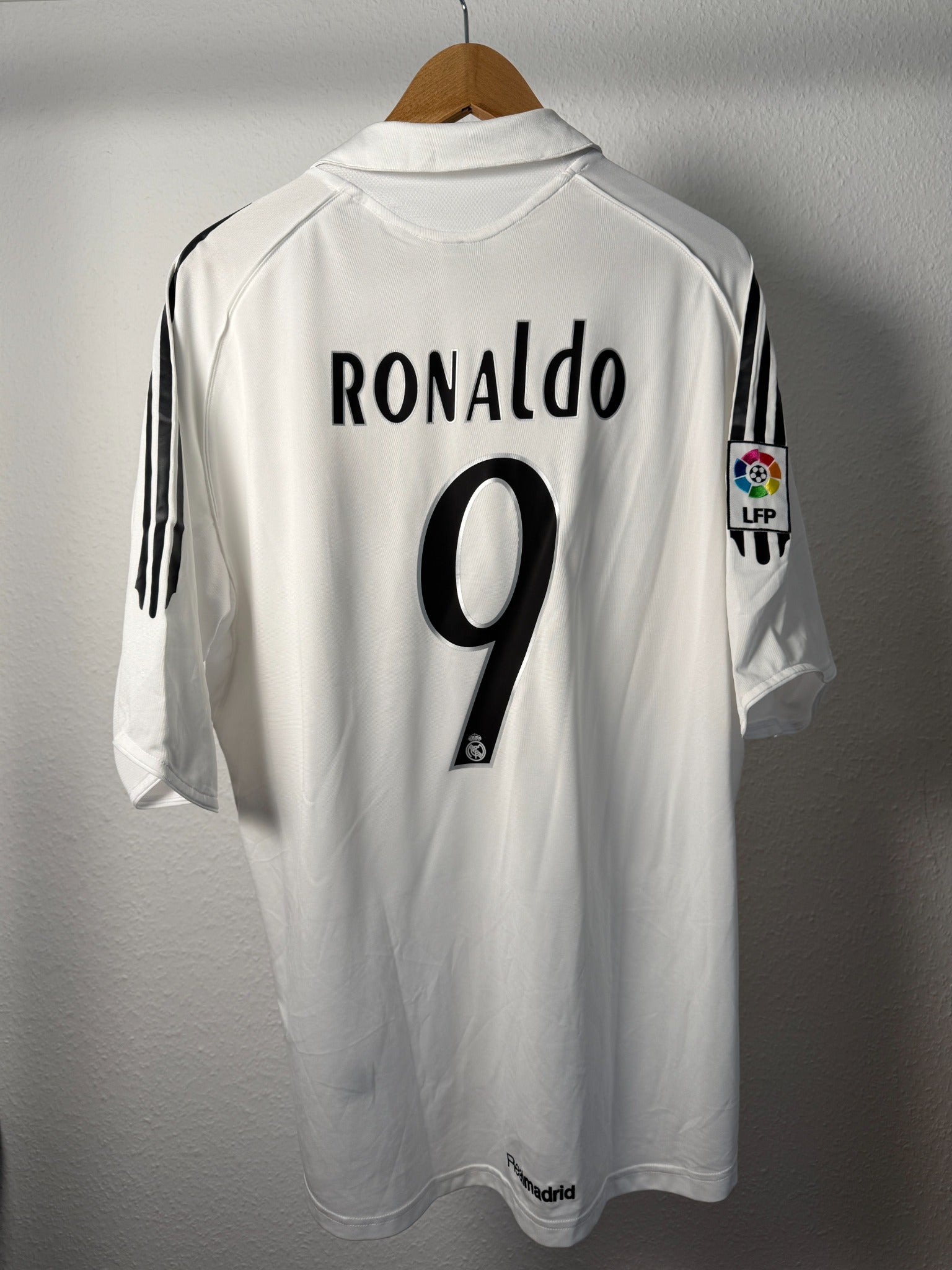 Real Madrid 2004/05 Adidas Pflegeetikett