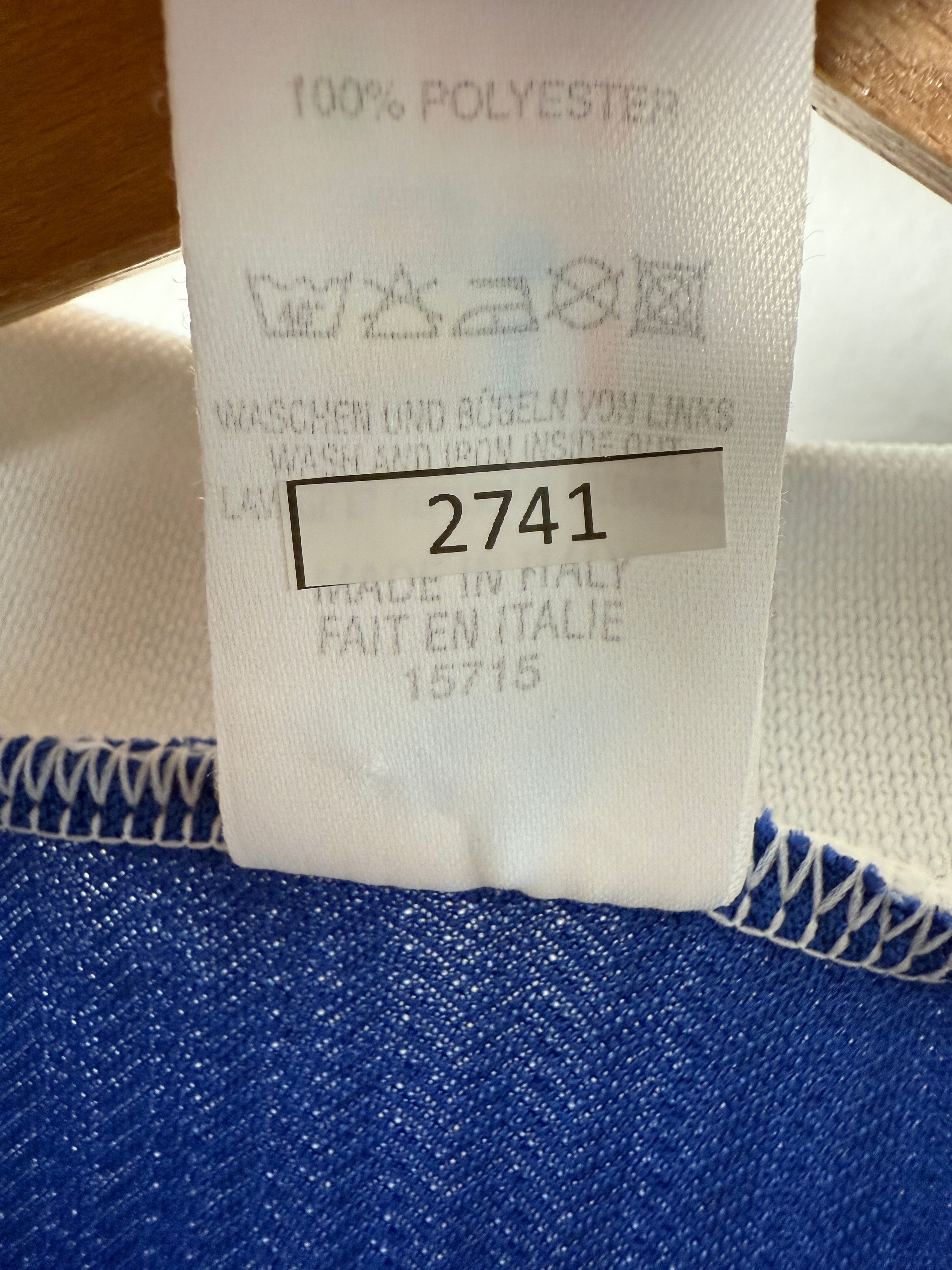 adidas Pflegeetikett und interne Kennzeichnung 2741