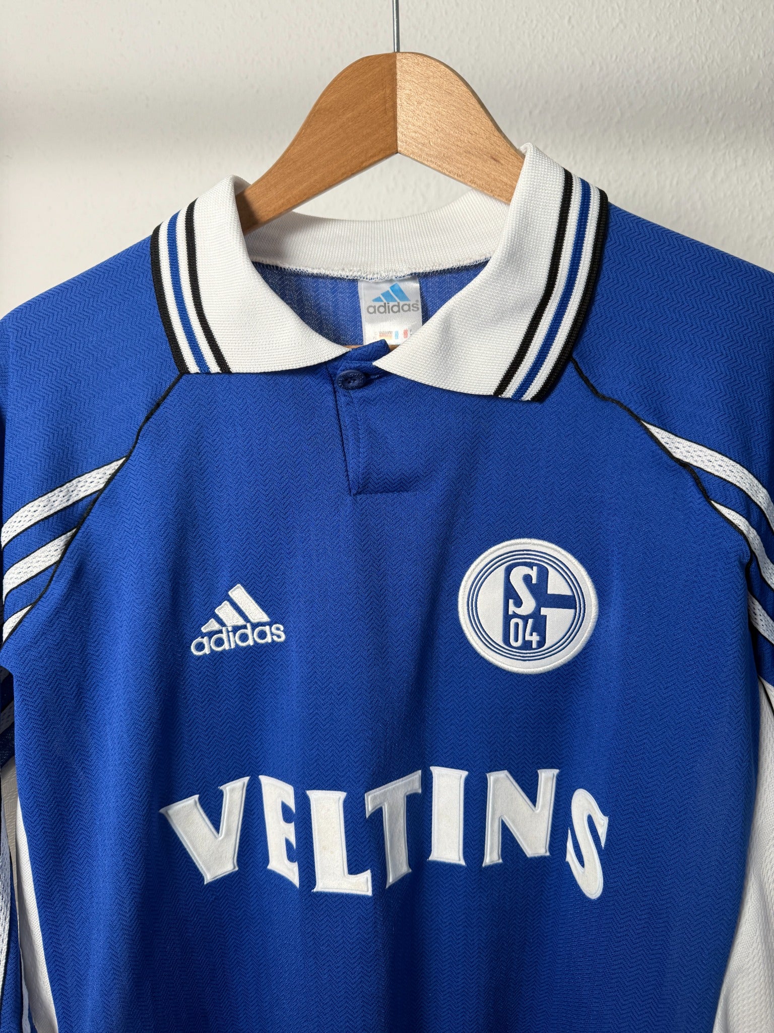 FC Schalke 04 1998/00 Heimtrikot Vorderseite Detail